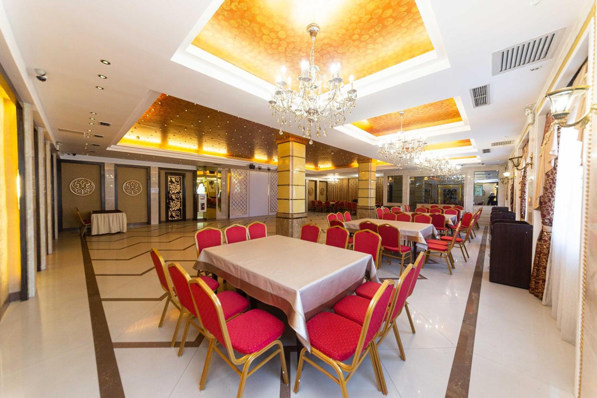 Hotel O Azamat Astana Exterior foto